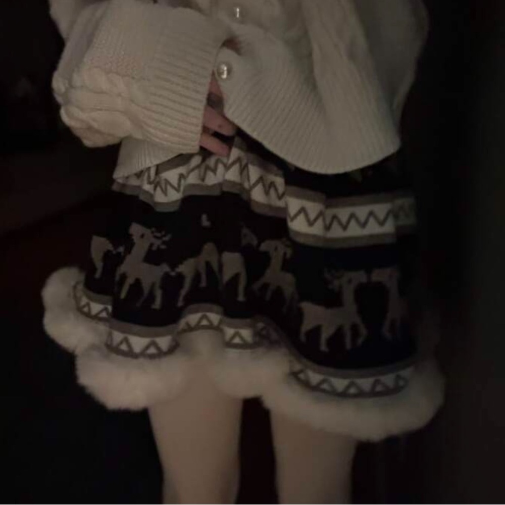 fur trimmed sweater reindeer gyaru skirt - Picture 3 of 4